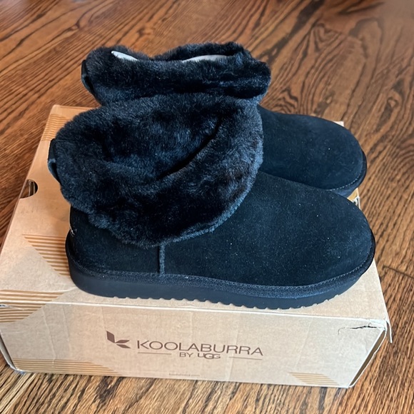 Uggs size 5 - Picture 4 of 5